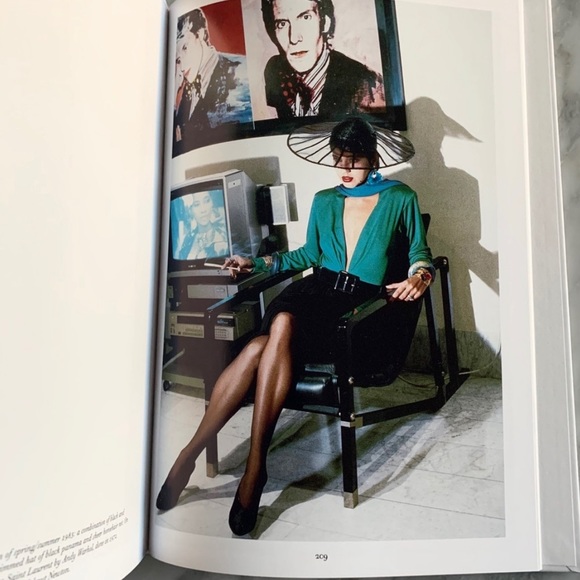 YSL✨ Yves Saint Laurent Fashion Hardcover Large Coffee Table Book NWT - Picture 11 of 15